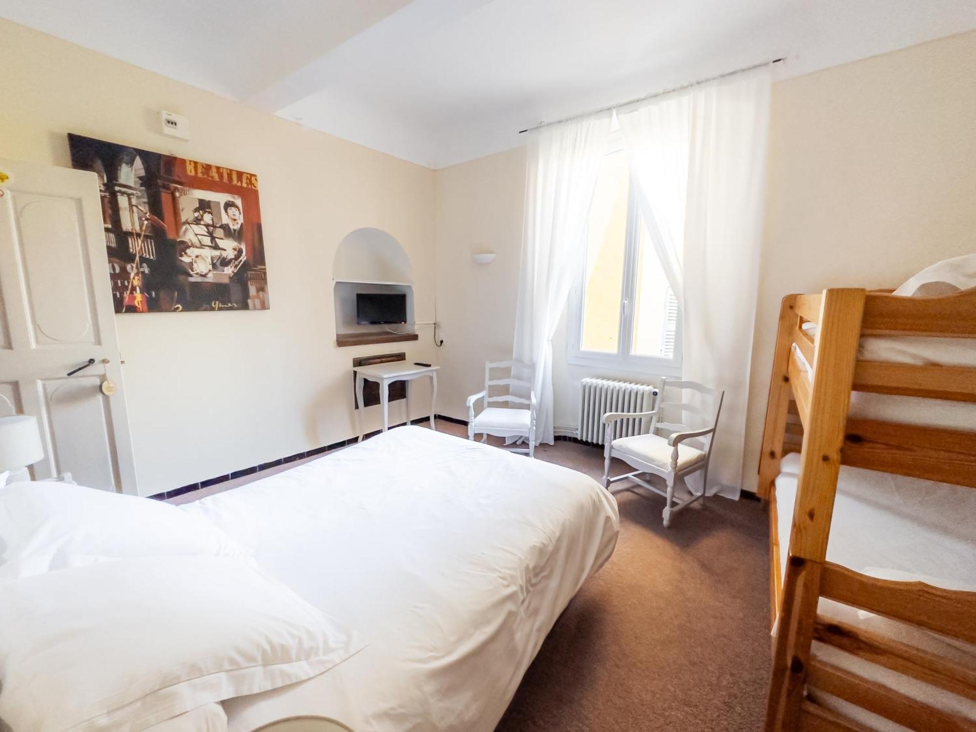 Auberge De La Tour Aups Eksteriør bilde