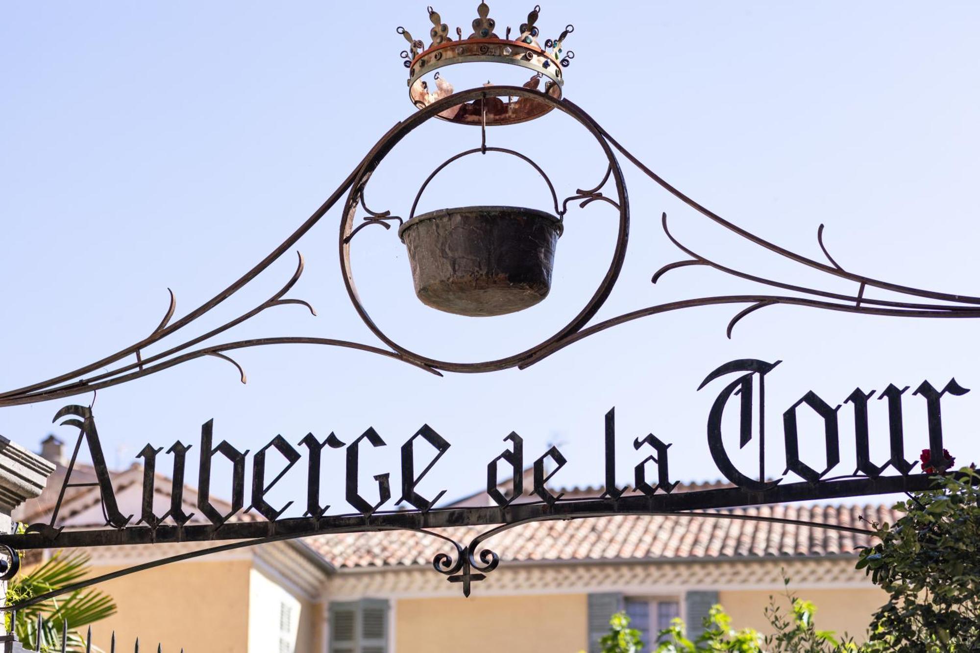 Auberge De La Tour Aups Eksteriør bilde