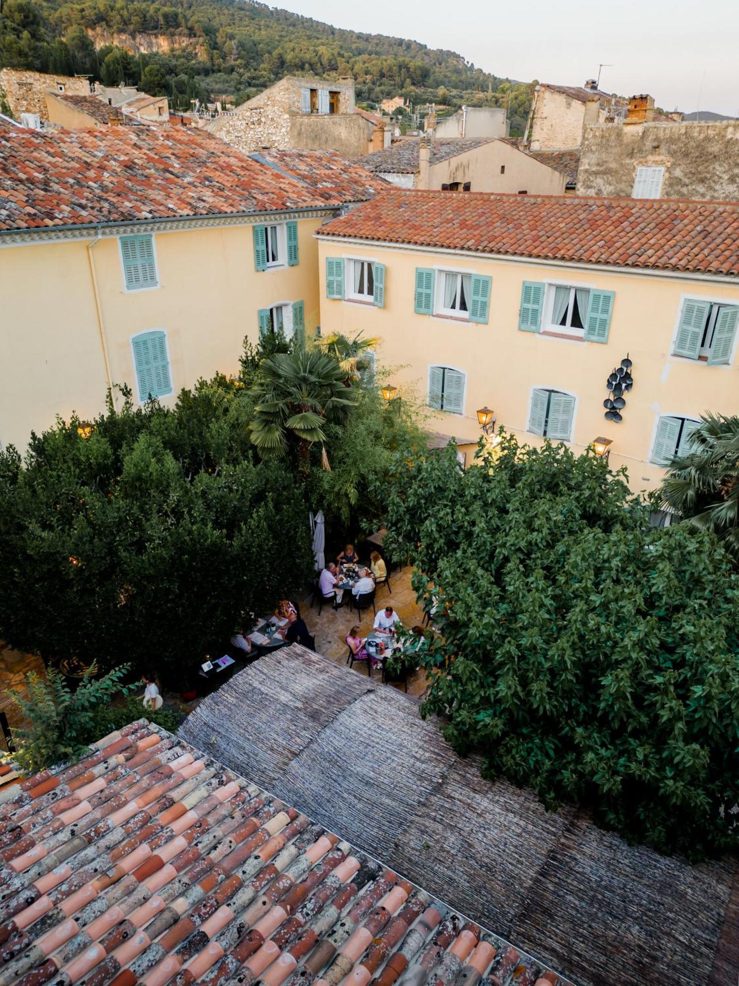 Auberge De La Tour Aups Eksteriør bilde